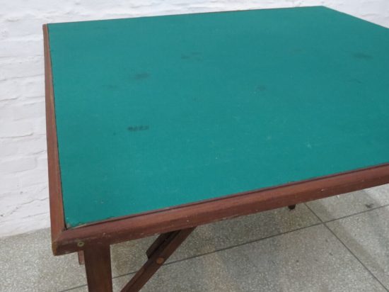 Lote: 102 - Lote: 102 - Mesa de juego