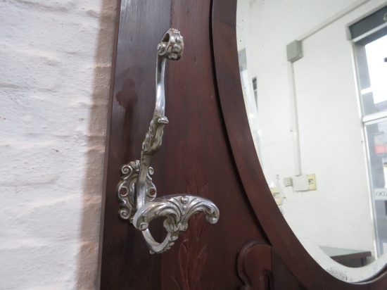 Lote: 99 - Lote: 99 - Perchero en cedro