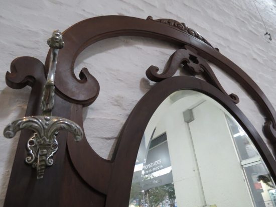 Lote: 99 - Lote: 99 - Perchero en cedro