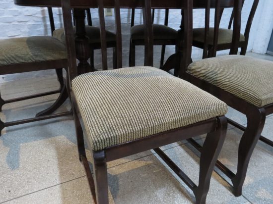 Lote: 114 - Lote: 114 - Comedor Ingles