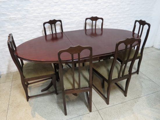 Lote: 114 - Lote: 114 - Comedor Ingles
