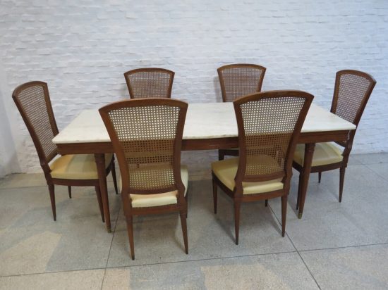 Lote: 188 - Lote: 188 - Comedor con mesada marmol