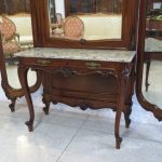 Lote: 190 - Lote: 190 - Vestidor estilo Luis XV