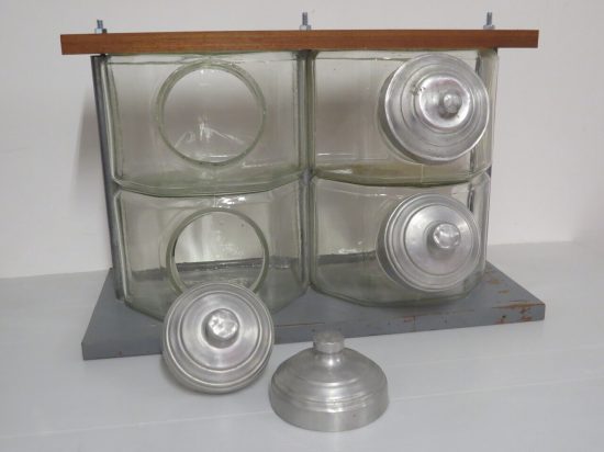 Lote: 146 - Lote: 146 - Caramelera