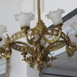 Lote: 89 - Lote: 89 - Araña colonial de bronce