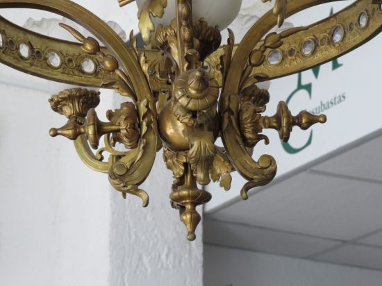 Lote: 89 - Lote: 89 - Araña colonial de bronce