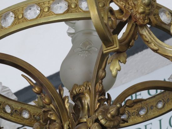 Lote: 89 - Lote: 89 - Araña colonial de bronce