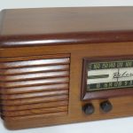Lote: 112 - Lote: 112 - Radio a lámpara antigua