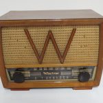 Lote: 115 - Lote: 115 - Radio antigua a lámpara