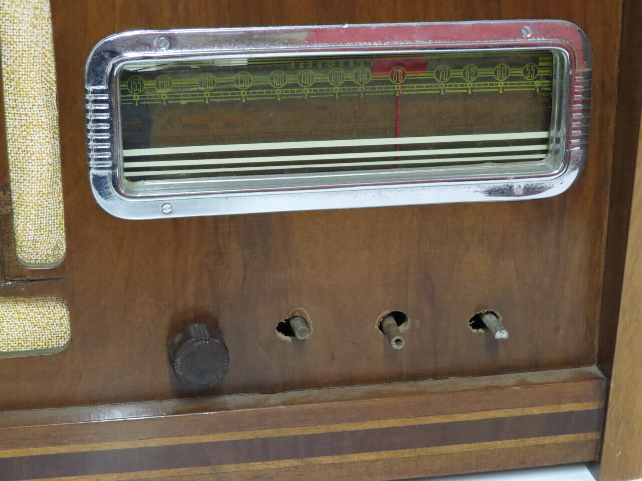 Lote: 116 - Lote: 116 - Radio a lámpara antigua