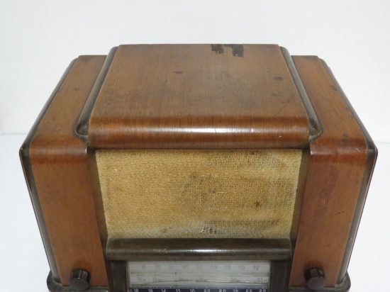 Lote: 119 - Lote: 119 - Radio a lámpara antigua