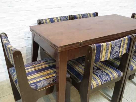 Lote: 144 - Lote: 144 - Mesa libro con 6 sillas