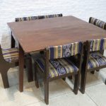 Lote: 144 - Lote: 144 - Mesa libro con 6 sillas