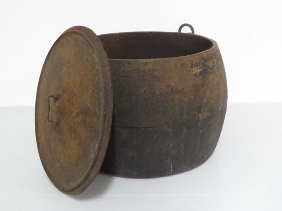 Lote: 105 - Lote: 105 - Olla de hierro
