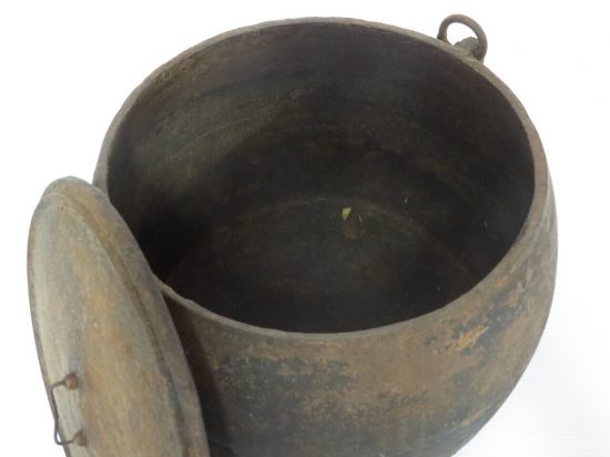 Lote: 105 - Lote: 105 - Olla de hierro