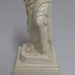Lote: 8 - Lote: 8 - Figura en yeso