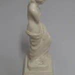 Lote: 8 - Lote: 8 - Figura en yeso