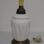 Lote: 74 - Lote: 74 - Lampara de mesa