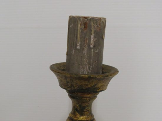 Lote: 76 - Lote: 76 - Lampara de mesa en madera