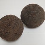 Lote: 92 - Lote: 92 - 2 bochas antiguas de madera