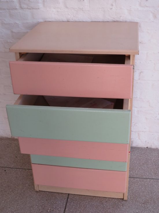 Lote: 133 - Lote: 133 - Cajonera en mdf