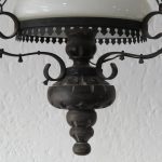 Lote: 73 - Lote: 73 - Artefacto de colgar con tulipa