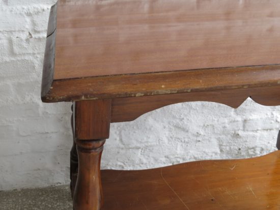 Lote: 130 - Lote: 130 - Mesa auxiliar