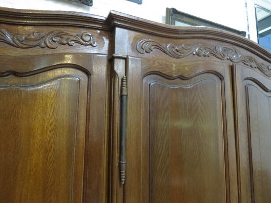 Lote: 89 - Lote: 89 - Ropero provenzal de roble
