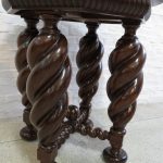 Lote: 48 - Lote: 48 - Mesa de sala estilo Jacobino