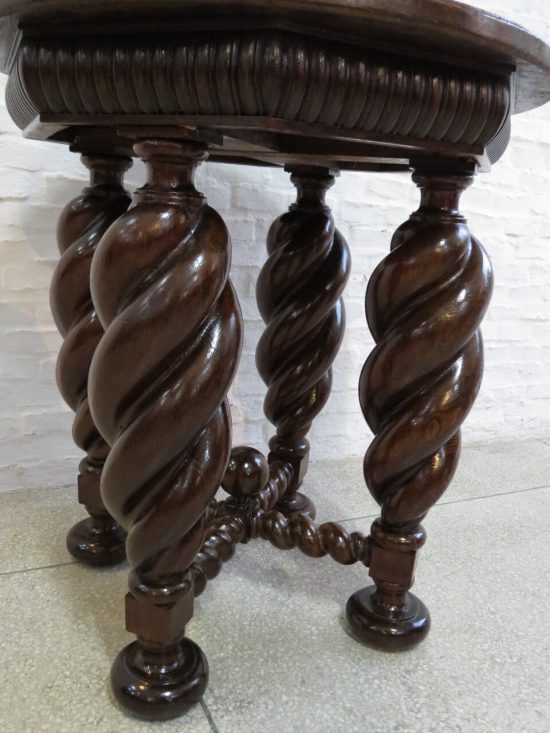 Lote: 48 - Lote: 48 - Mesa de sala estilo Jacobino