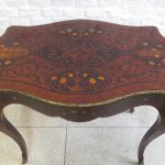 Lote: 49 - Lote: 49 - Mesa estilo Regencia