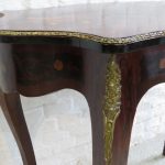 Lote: 49 - Lote: 49 - Mesa estilo Regencia