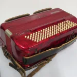 Lote: 30 - Lote: 30 - Acordeón a piano