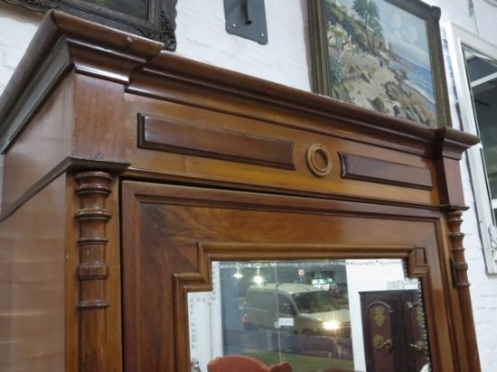 Lote: 88 - Lote: 88 - Ropero tipo español
