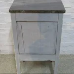 Lote: 72 - Lote: 72 - Mesa de luz