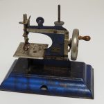 Lote: 11 - Lote: 11 - Máquina de coser