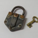 Lote: 18 - Lote: 18 - Candado antiguo