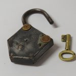 Lote: 18 - Lote: 18 - Candado antiguo