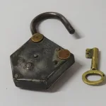Lote: 18 - Lote: 18 - Candado antiguo