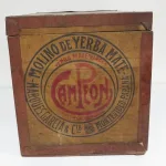 Lote: 22 - Lote: 22 - Caja de madera antigua