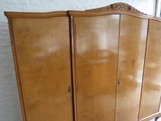 Lote: 80 - Lote: 80 - Ropero Frances