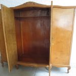 Lote: 80 - Lote: 80 - Ropero Frances