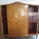 Lote: 80 - Lote: 80 - Ropero Frances