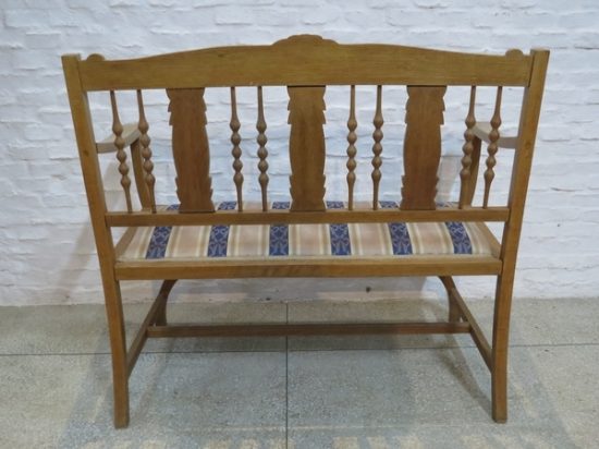 Lote: 66 - Lote: 66 - Sillón 2 cuerpos de roble