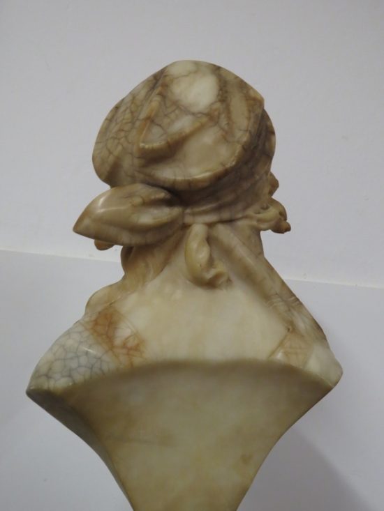 Lote: 34 - Lote: 34 - Busto en alabastro