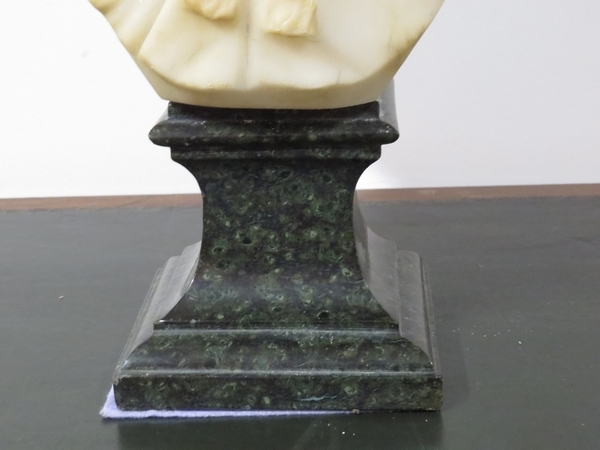 Lote: 34 - Lote: 34 - Busto en alabastro