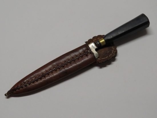 Lote: 122 - Lote: 122 - Cuchillo verijero