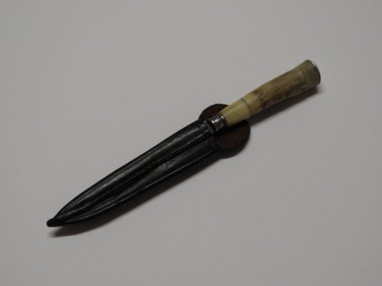Lote: 124 - Lote: 124 - Cuchillo verijero