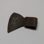 Lote: 96 - Lote: 96 - Hacha y cuchillo de mesa