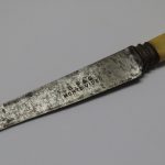 Lote: 96 - Lote: 96 - Hacha y cuchillo de mesa
